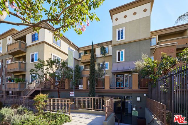 1408 W WASHINGTON Boulevard 206, Los Angeles, CA 90007