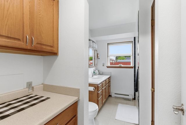 26821 E Eastland Ave, Newman Lake, WA 99025