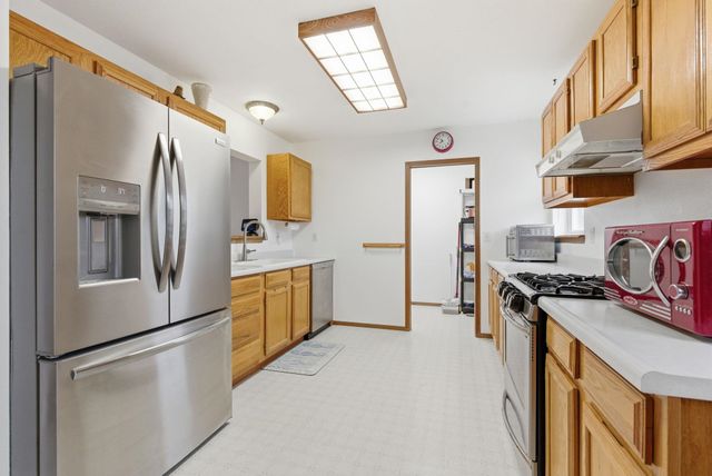 26821 E Eastland Ave, Newman Lake, WA 99025