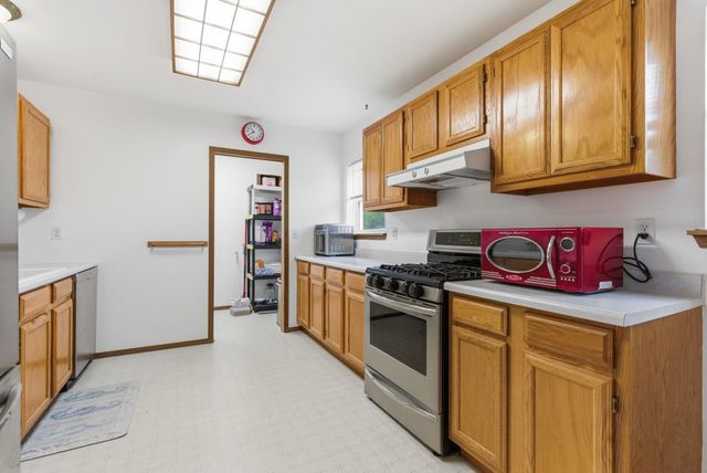 26821 E Eastland Ave, Newman Lake, WA 99025