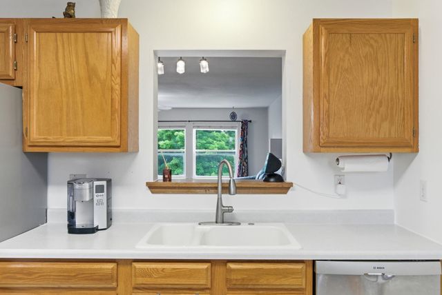 26821 E Eastland Ave, Newman Lake, WA 99025