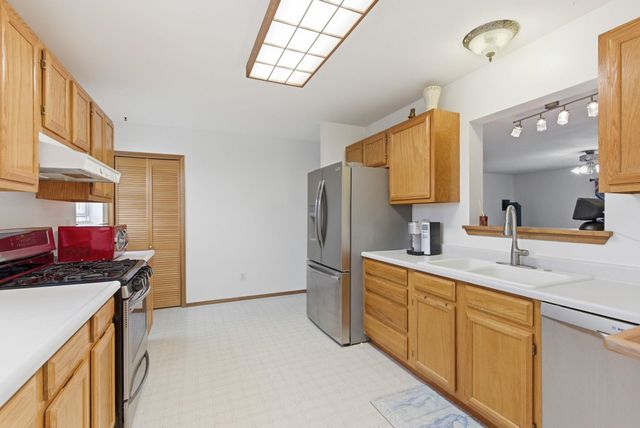 26821 E Eastland Ave, Newman Lake, WA 99025