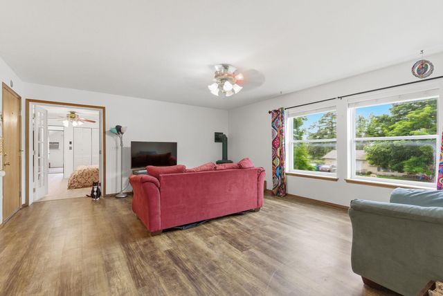 26821 E Eastland Ave, Newman Lake, WA 99025