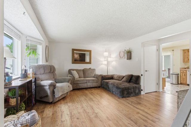26821 E Eastland Ave, Newman Lake, WA 99025