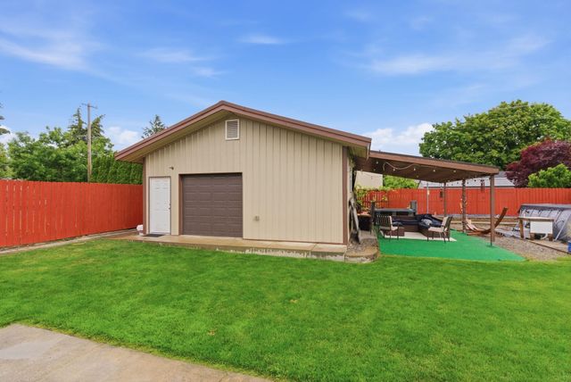 26821 E Eastland Ave, Newman Lake, WA 99025