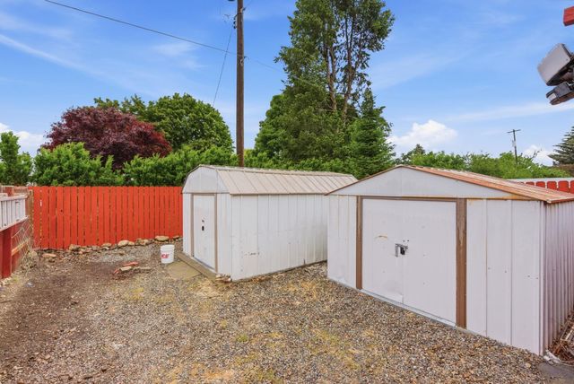 26821 E Eastland Ave, Newman Lake, WA 99025