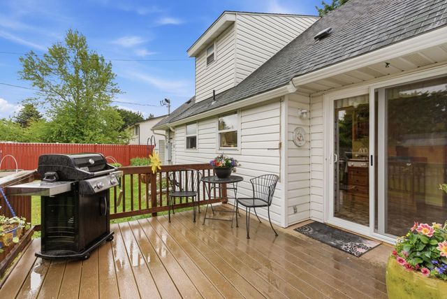 26821 E Eastland Ave, Newman Lake, WA 99025