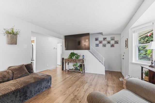 26821 E Eastland Ave, Newman Lake, WA 99025