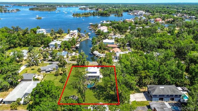 980 N Gardenview Terrace, Crystal River, FL 34429