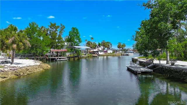 980 N Gardenview Terrace, Crystal River, FL 34429