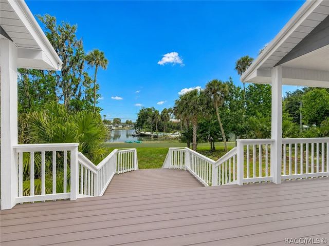 980 N Gardenview Terrace, Crystal River, FL 34429