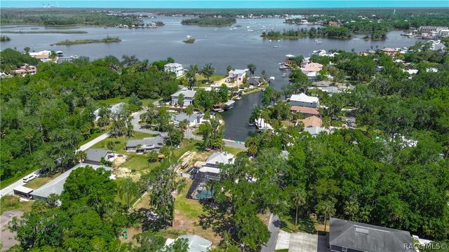 980 N Gardenview Terrace, Crystal River, FL 34429