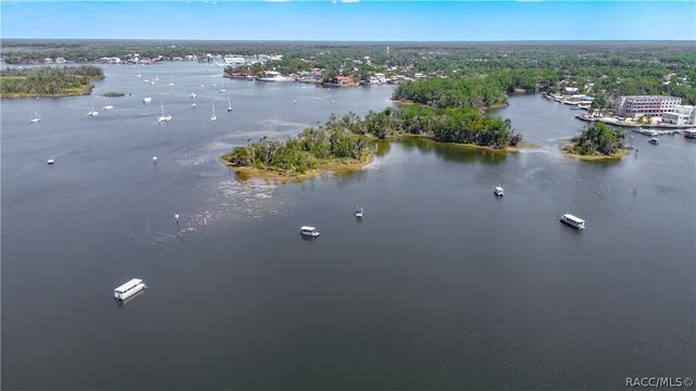 980 N Gardenview Terrace, Crystal River, FL 34429
