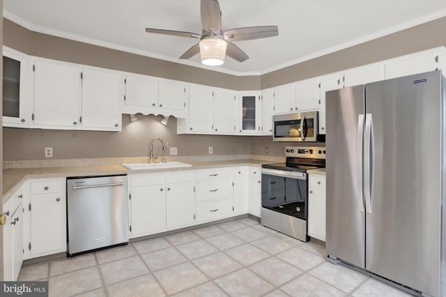 3803 BELLOWS DR, Camp Hill, PA 17011