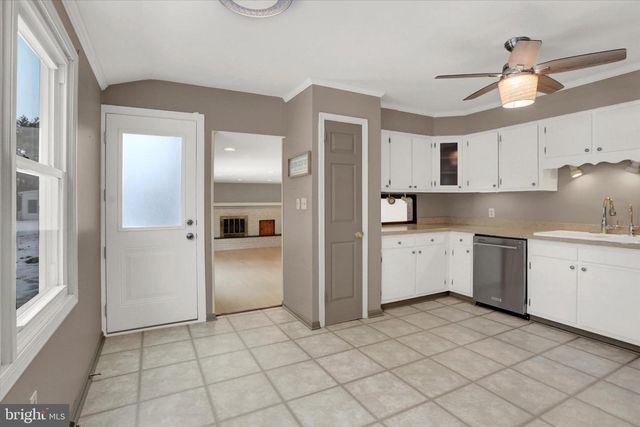 3803 BELLOWS DR, Camp Hill, PA 17011