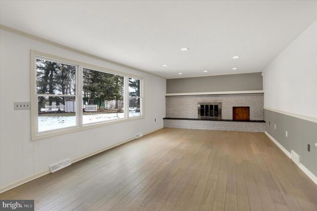 3803 BELLOWS DR, Camp Hill, PA 17011