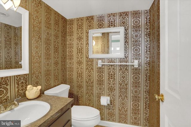 3803 BELLOWS DR, Camp Hill, PA 17011