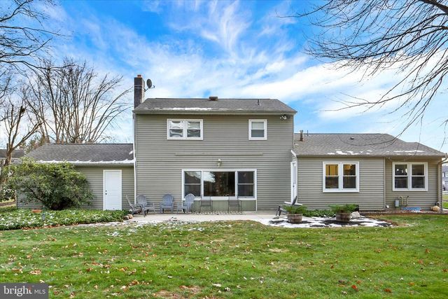 3803 BELLOWS DR, Camp Hill, PA 17011