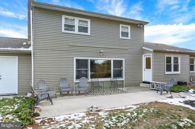 3803 BELLOWS DR, Camp Hill, PA 17011