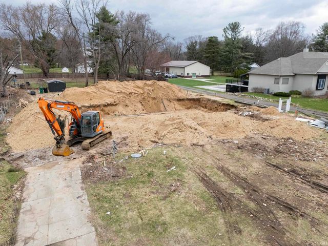 13733 Brick Road, Granger, IN 46530