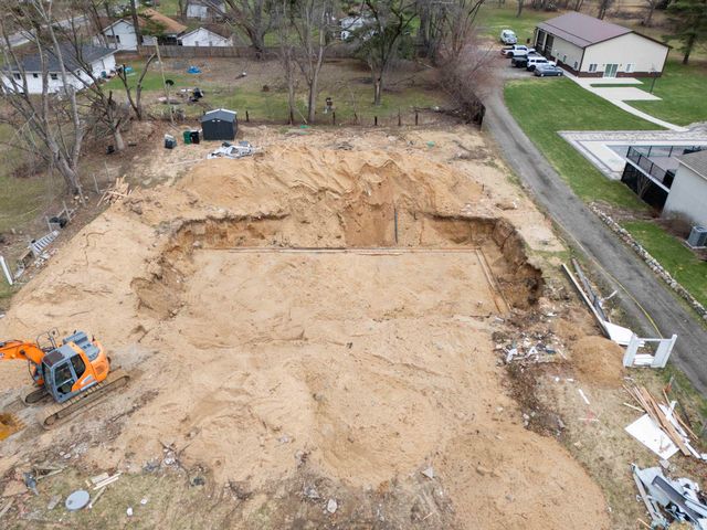 13733 Brick Road, Granger, IN 46530