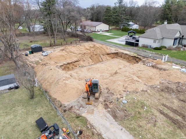 13733 Brick Road, Granger, IN 46530