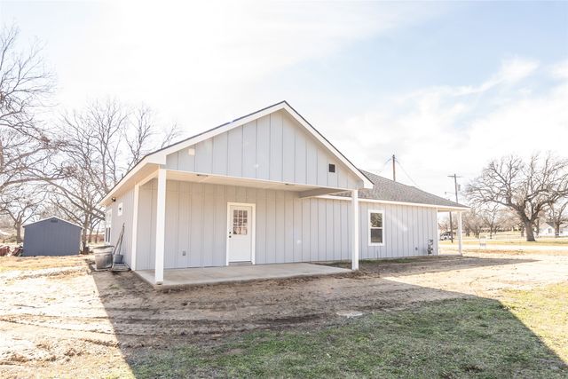 307 Bonham Street, Nocona, TX 76255