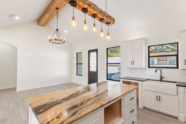 207 Southway Dr, Kerrville, TX 78028