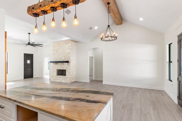 207 Southway Dr, Kerrville, TX 78028