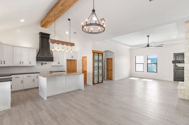 207 Southway Dr, Kerrville, TX 78028