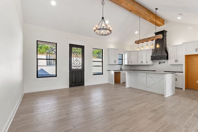 207 Southway Dr, Kerrville, TX 78028