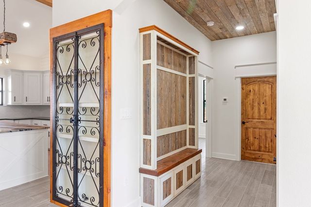 207 Southway Dr, Kerrville, TX 78028