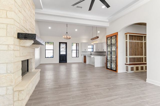 207 Southway Dr, Kerrville, TX 78028