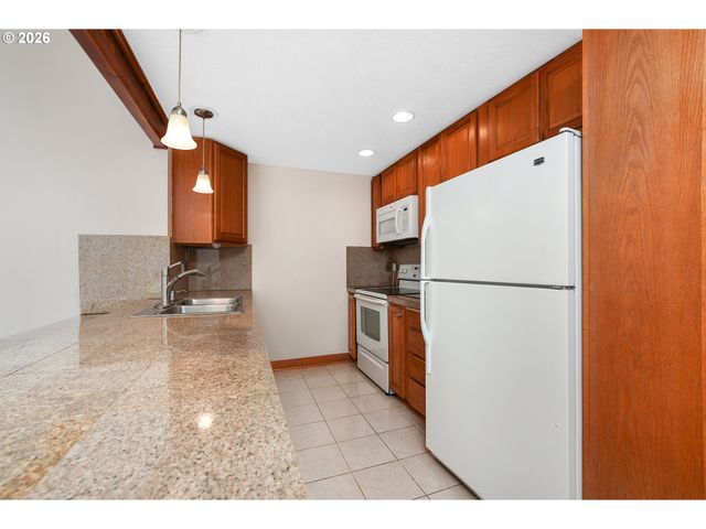 111 Ne 194TH Ave, Portland, OR 97230