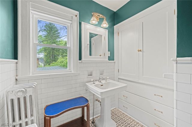 6950 Arlington Street, Brecksville, OH 44141