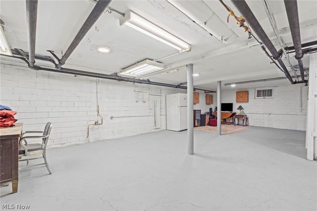 6950 Arlington Street, Brecksville, OH 44141