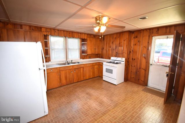 1307 HIGH ST, Burlington, NJ 08016