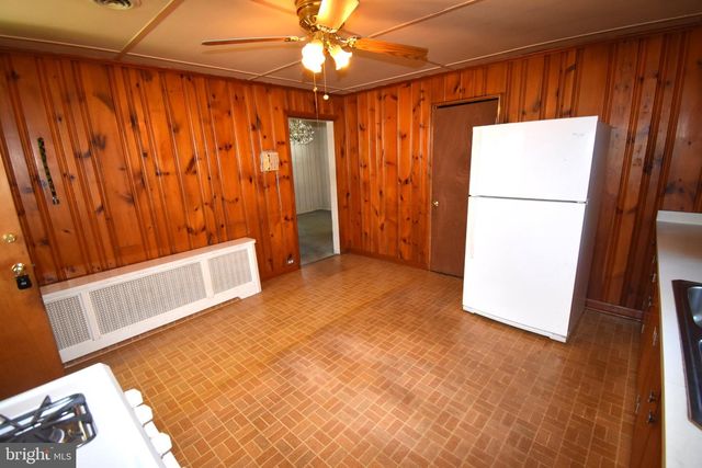 1307 HIGH ST, Burlington, NJ 08016