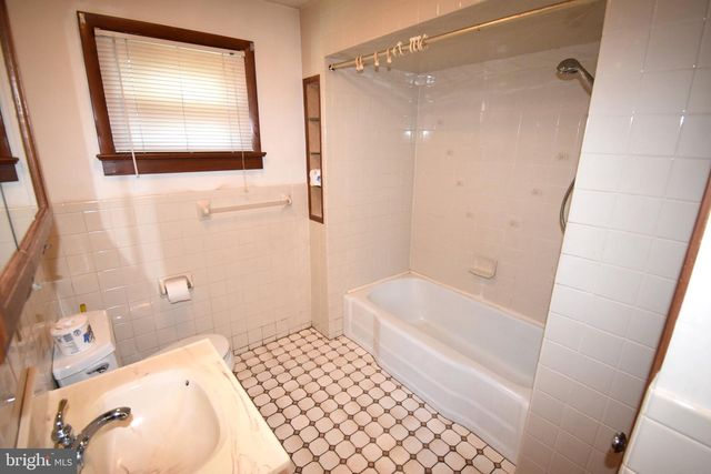 1307 HIGH ST, Burlington, NJ 08016