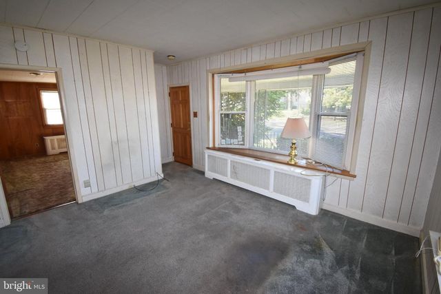 1307 HIGH ST, Burlington, NJ 08016