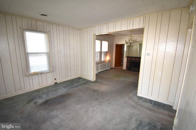 1307 HIGH ST, Burlington, NJ 08016