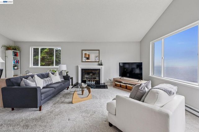 5003 Palmetto Ave 83, Pacifica, CA 94044