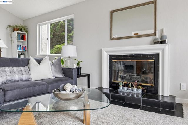 5003 Palmetto Ave 83, Pacifica, CA 94044