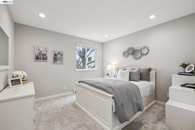 5003 Palmetto Ave 83, Pacifica, CA 94044