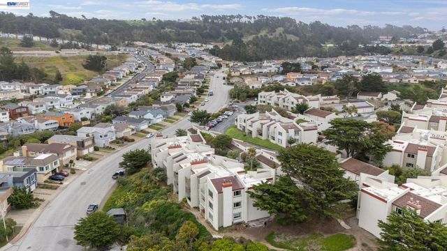 5003 Palmetto Ave 83, Pacifica, CA 94044