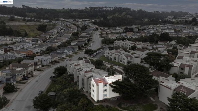 5003 Palmetto Ave 83, Pacifica, CA 94044