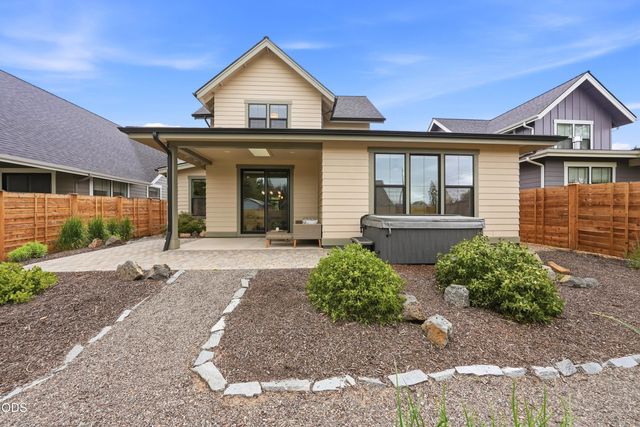 20042 SW Sunny Way, Bend, OR 97702