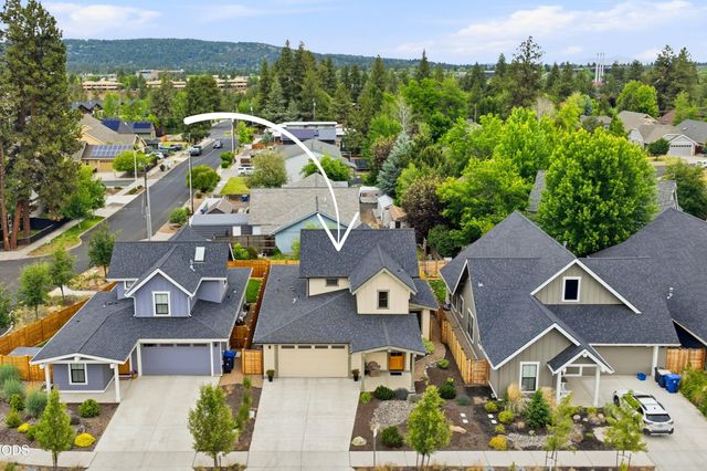 20042 SW Sunny Way, Bend, OR 97702