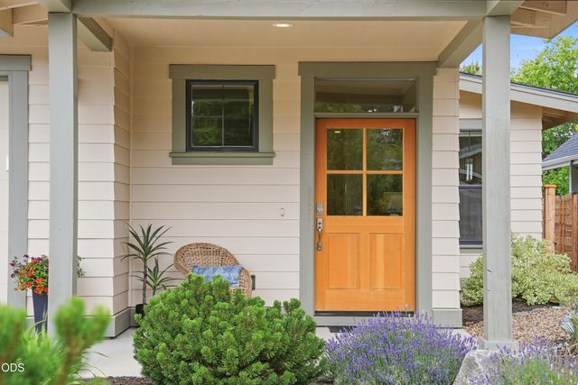 20042 SW Sunny Way, Bend, OR 97702