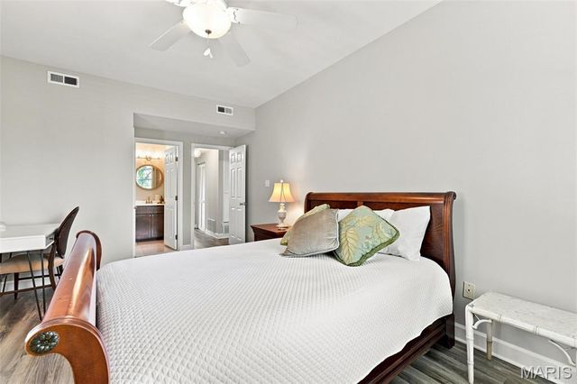 5885 Nina Place 2E, St Louis, MO 63112